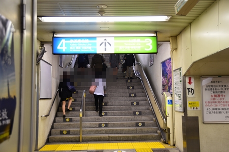 ＪＲ浜松町駅の階段